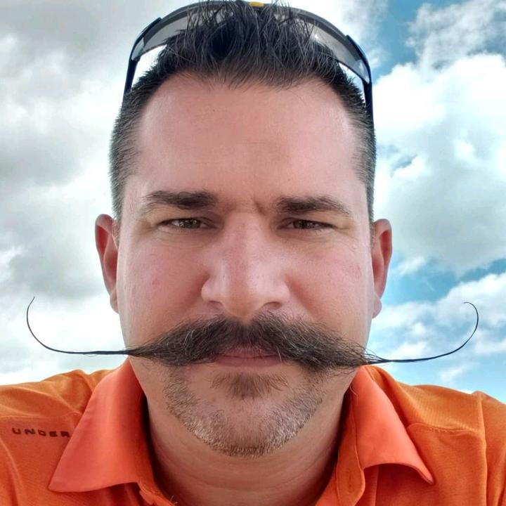 Landing at Oshkosh 2023. Fisk arrival then landing 18. R. mustache.man