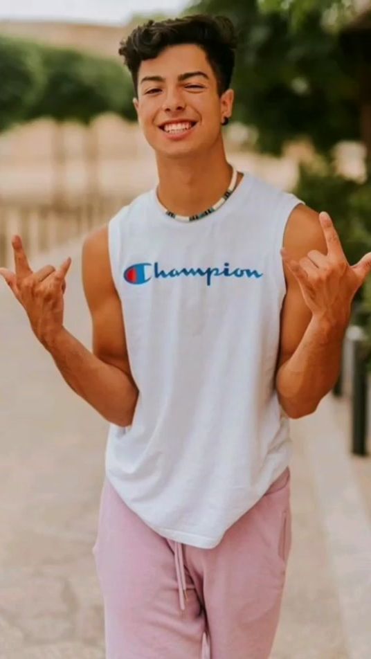 TikTok video thumbnail by edits_de_famos0s_75