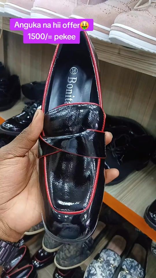 TikTok video thumbnail by emirateshoescollection