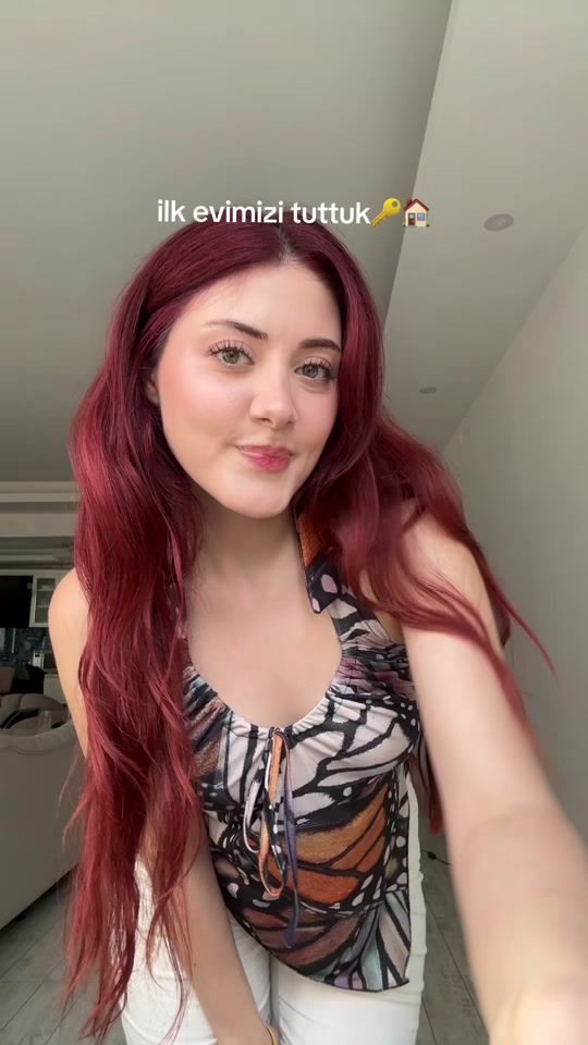 TikTok using Sundress