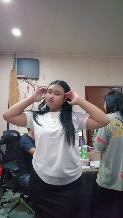 TikTok video thumbnail by huang_lesi21