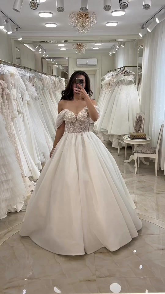 TikTok video thumbnail by vio.wedding.dresses