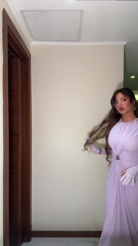 TikTok video thumbnail by model.rinad