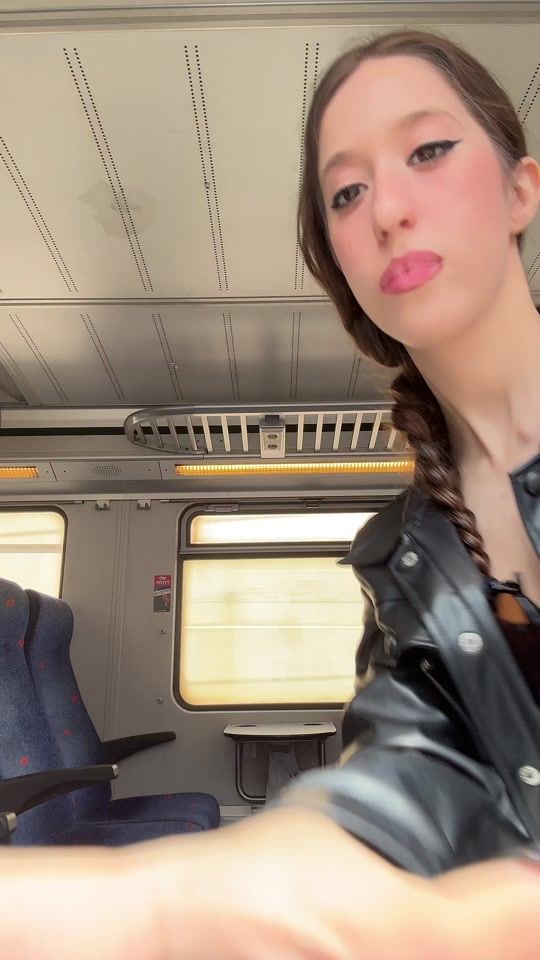 TikTok video thumbnail by the.room.28