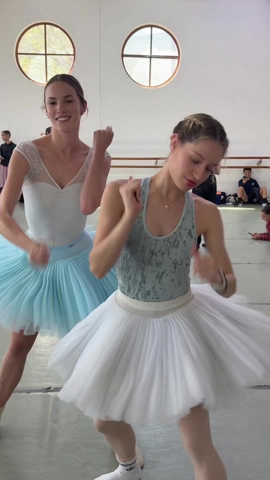 TikTok video thumbnail by gisellegl_