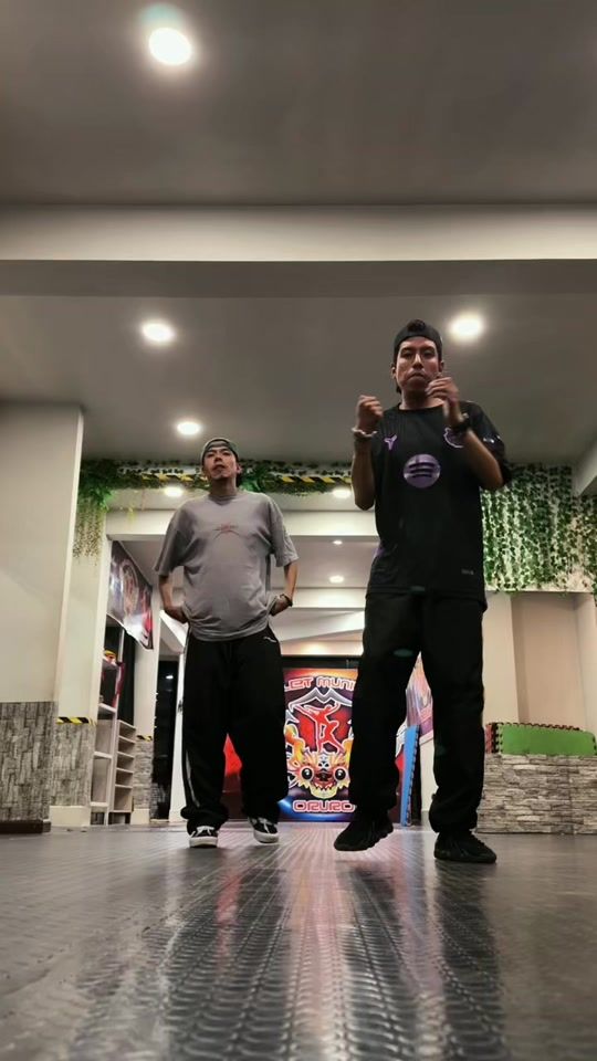 TikTok video thumbnail by gemelosmuriel