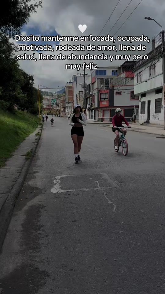 TikTok video thumbnail by karitomelo_