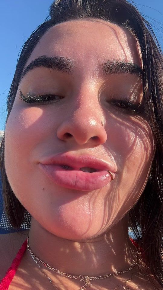TikTok video thumbnail by larissaflor_
