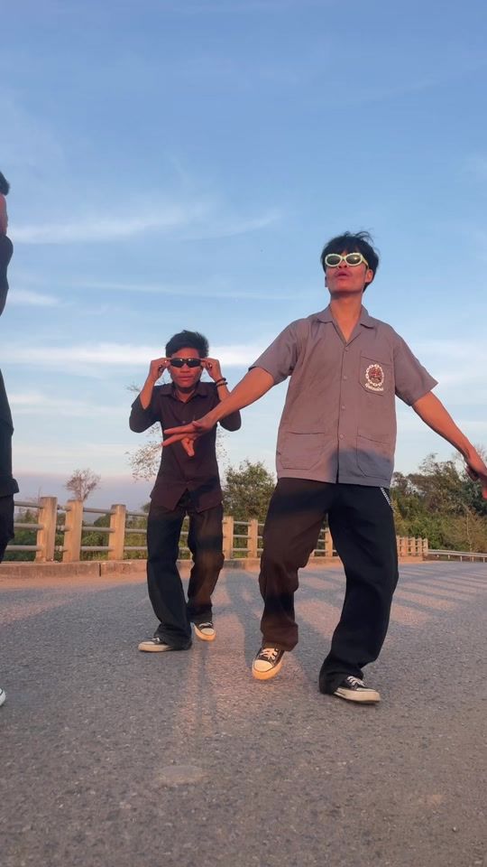 TikTok video thumbnail by phone._dpc