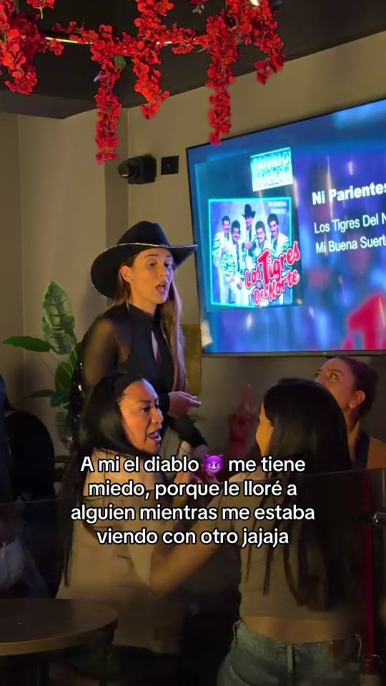 TikTok using Ni Parientes Somos