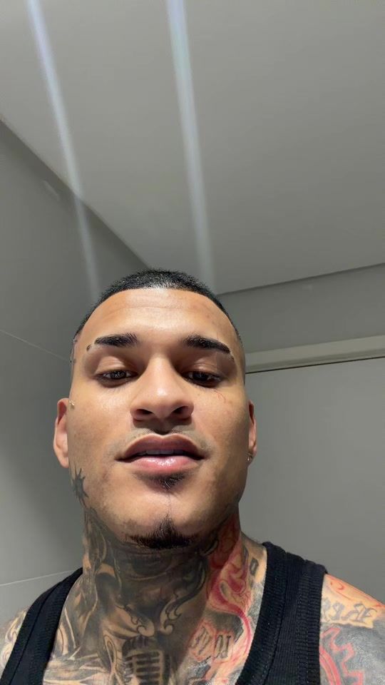 TikTok using Eu Nasci Assim