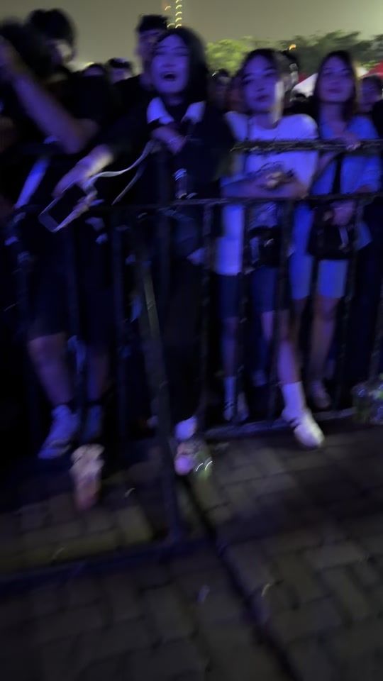 TikTok using Serana