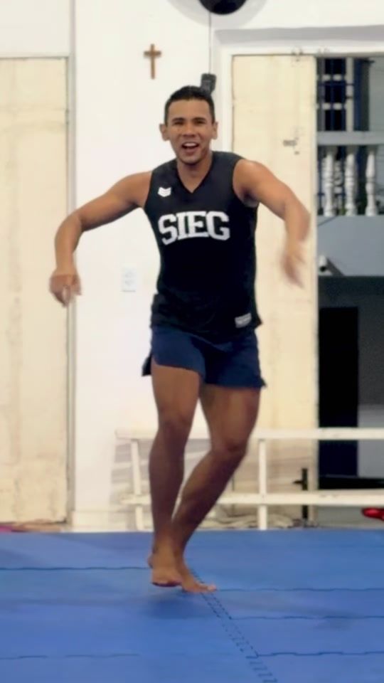 TikTok video thumbnail by henrique_dance