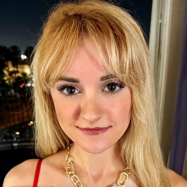 🦄 @val_next_door - Val Next Door - TikTok