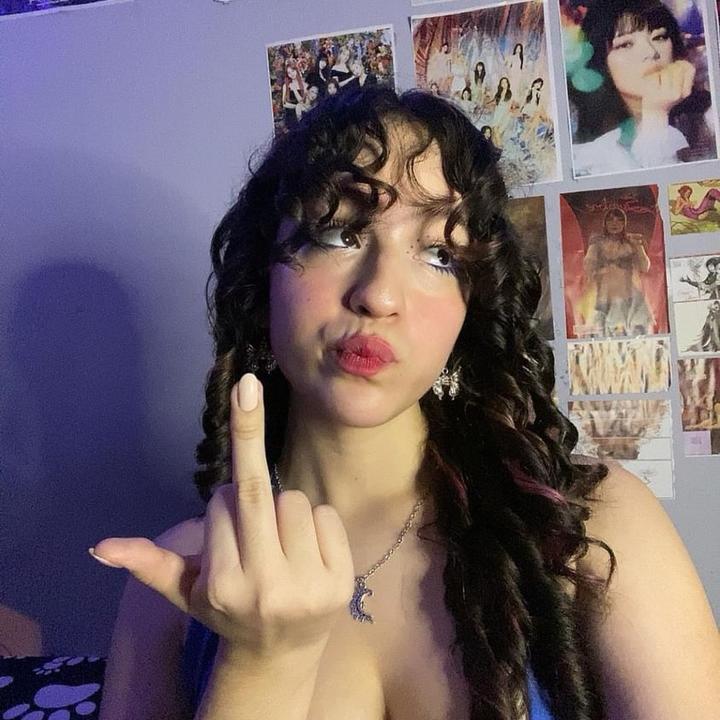 @andreaayum