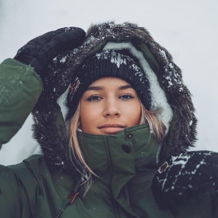 it’s finally warm enough to wear spring | Kelly Sildaru (@kellysildaru)