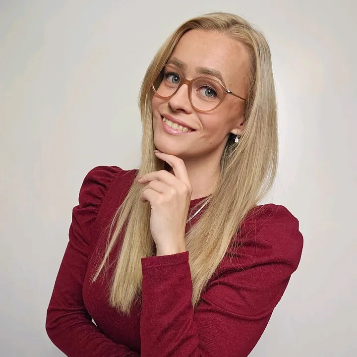 History With Kayleigh TikTok Tiktokx Cropcenter 720 720.webp