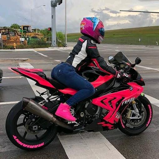 🦄 @gisellefutmotor - giselle biker - TikTok