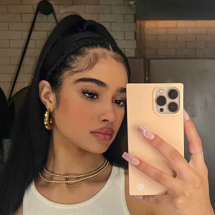 lalatheislandgal