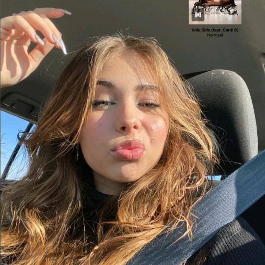 @itsizzyioana