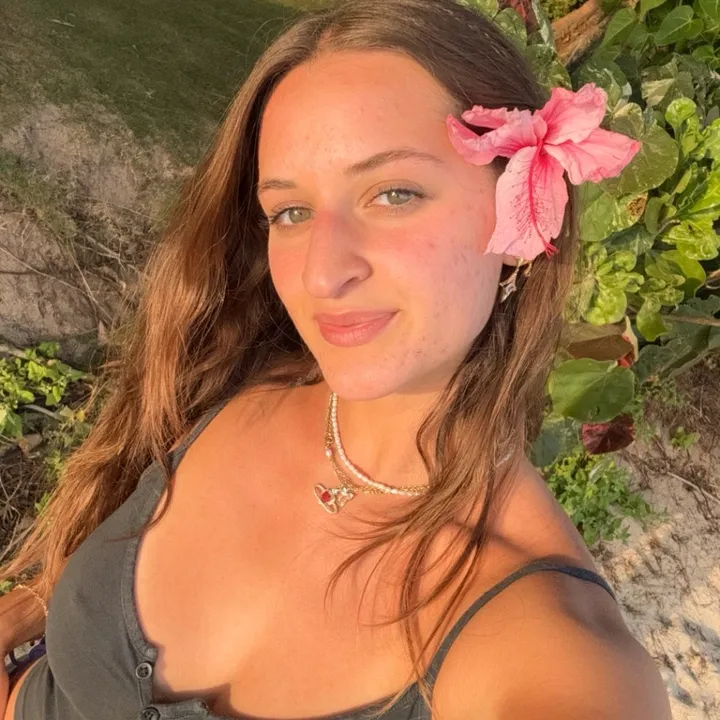 @bethanyysimko