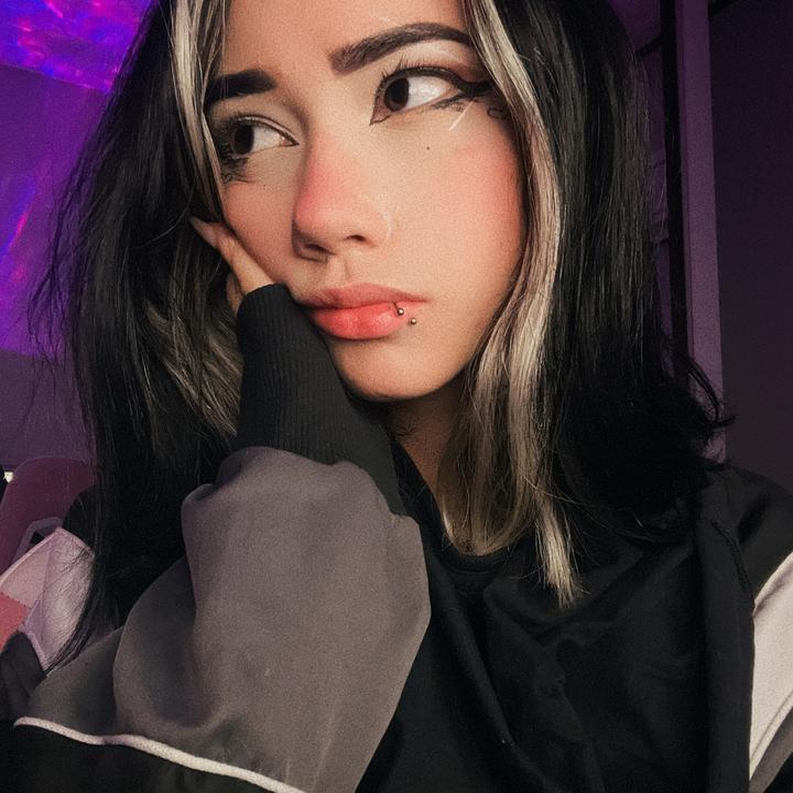 🦄 @amiichan.01 - Emily 💜 - TikTok